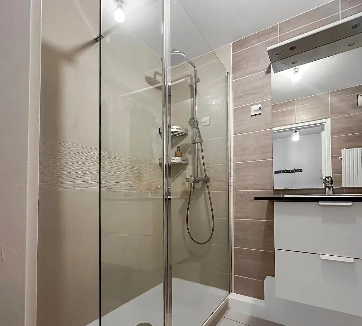 Superbe appartement en plein Paris avec parking 0*,